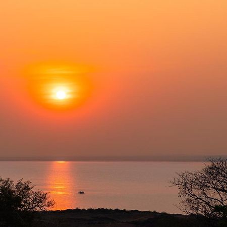 Musungwa Safari Lodge Shanjungu Екстериор снимка